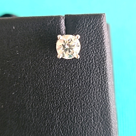 Tiffany & Co. Diamond Earrings | .7 carat each side - Picture 4 of 14